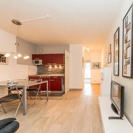 East Park Baumkirchner Str 18 Apartman