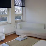 East Park Baumkirchner Str 18