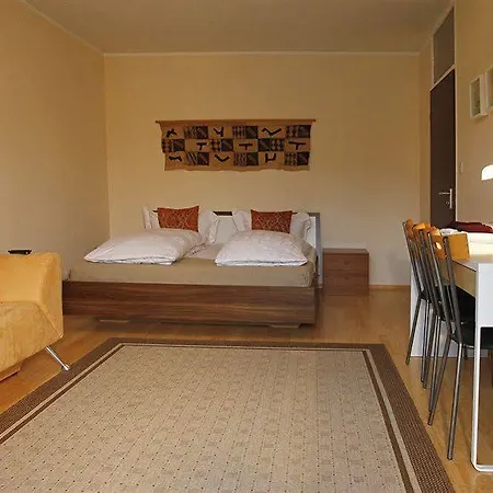 East Park Baumkirchner Str 18 Apartment *