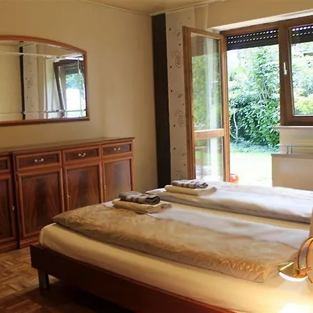East Park Baumkirchner Str 18 Apartment