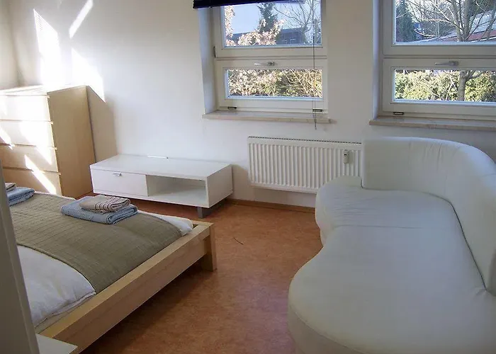 East Park Baumkirchner Str 18