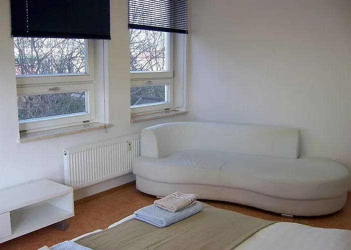 East Park Baumkirchner Str 18