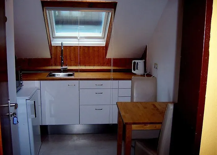 East Park Baumkirchner Str 18