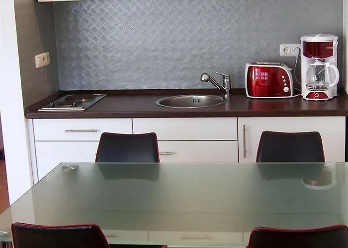 East Park Baumkirchner Str 18