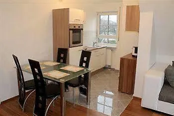 East Park Baumkirchner Str 18 דירה *