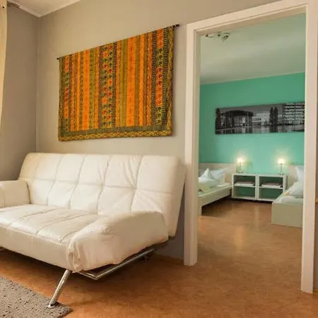 East Park Baumkirchner Str 18