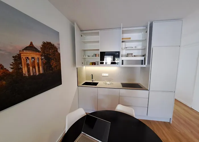 East Park Baumkirchner Str 18
