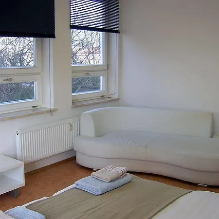 East Park Baumkirchner Str 18